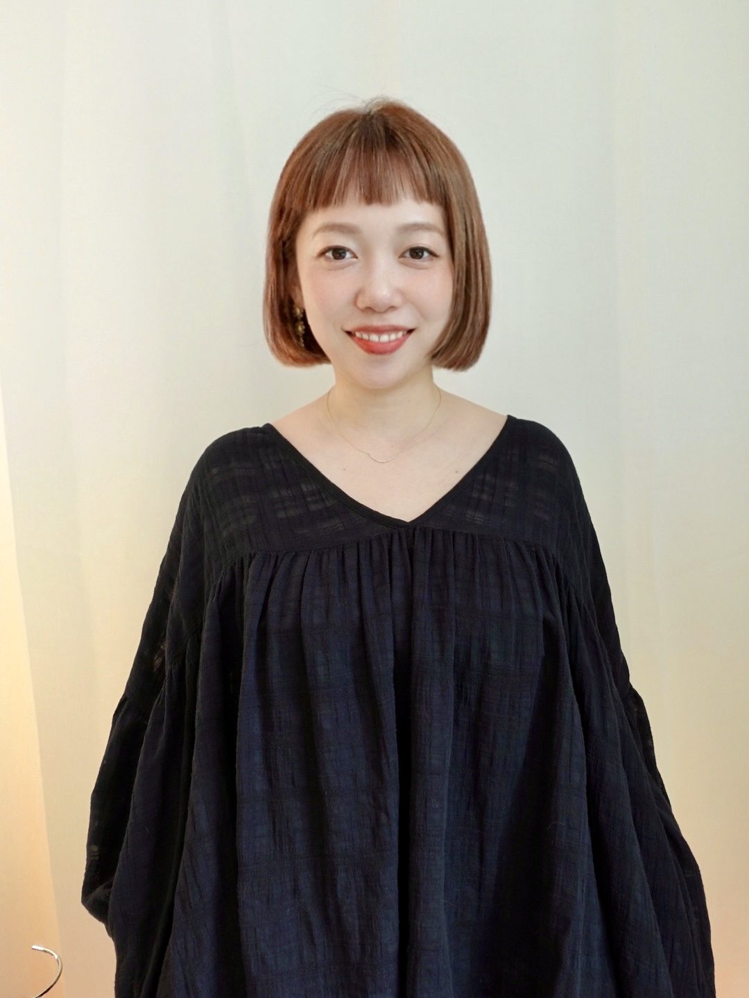 Satsuki Moro 8 Satsuki – 新加坡 Colors 髮廊的首席設計師,擅長剪裁與造型設計