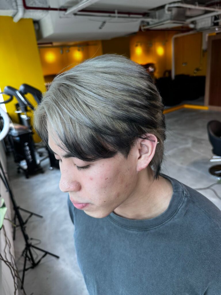 silver base with removable black tip design color on layered men’s short haircut at Colors Japanese Hair Salon Singapore near Clarke Quay