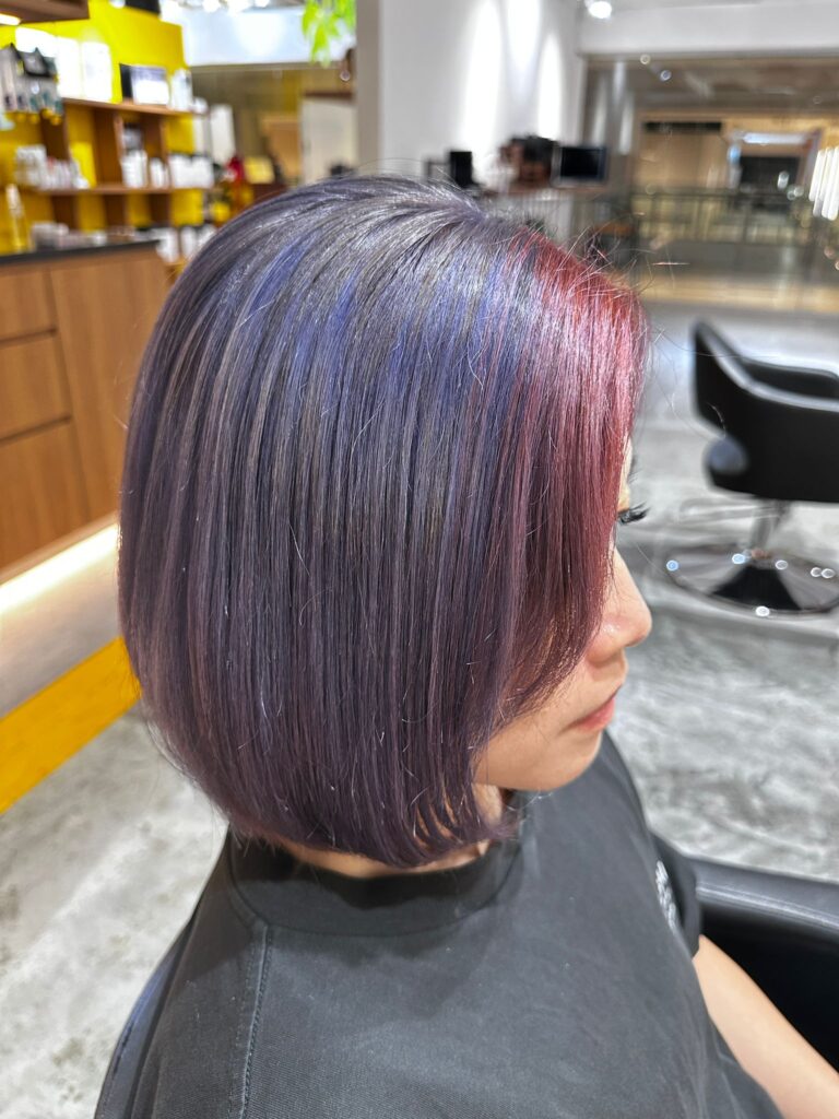 Full Bleach Red × Ash Purple Face Frame Bob | Japanese Hair Salon Singapore 1 Full bleach red face frame with ash purple bob design at Japanese hair salon Singapore, precision color placement and sleek finish