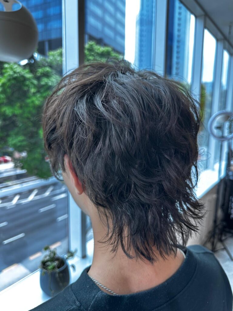 Short Wolf Perm for Men & Women | Japanese Hair Salon Singapore 1 Short wolf cut with perm texture for men and women, adding volume and movement at Japanese hair salon Singapore