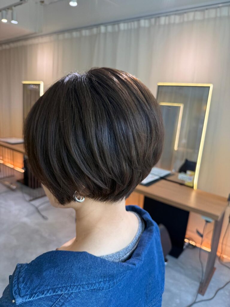 Short graduation bob Singapore, neat nape haircut, volume control short hair, dark ash grey coverage color, frizz control haircut, Japanese hair salon Singapore Clarke Quay Havelock Road