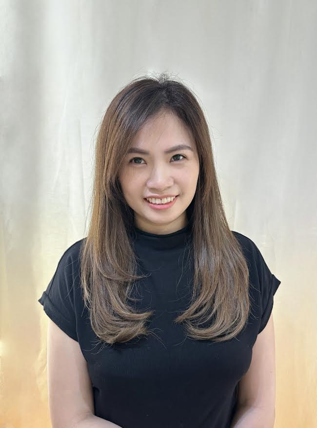 Sylvia – 擁有20年以上剪髮與染髮經驗的資深設計師（Colors Hair Salon Singapore）