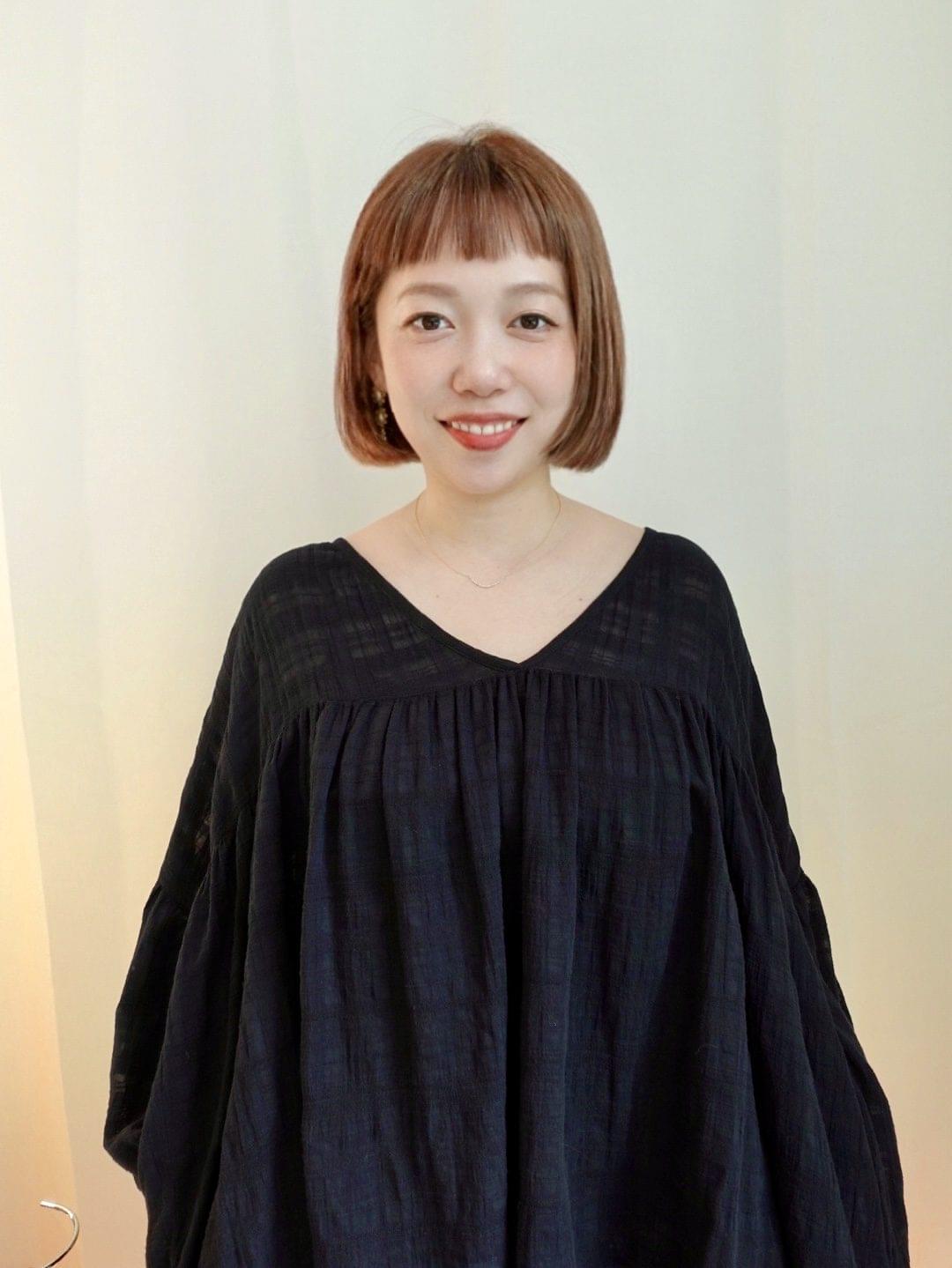 Satsuki – 新加坡 Colors 髮廊的首席設計師，擅長剪裁與造型設計