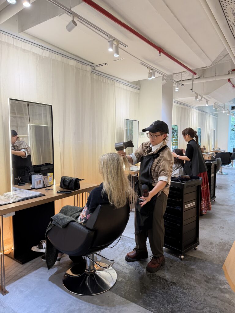 Hair treatment for damaged Caucasian hair at Colors Japanese Hair Salon Singapore, Japanese hair salon specialising in chemically damaged hair repair.