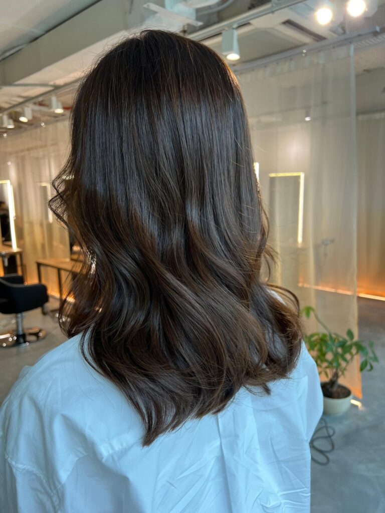 Plex Color Long Layered Hair Singapore | Japanese Hair Salon Singapore 1 Plex color long layered haircut Singapore by Colors Japanese Hair Salon Singapore near Clarke Quay MRT, low-damage glossy hair for humid weather