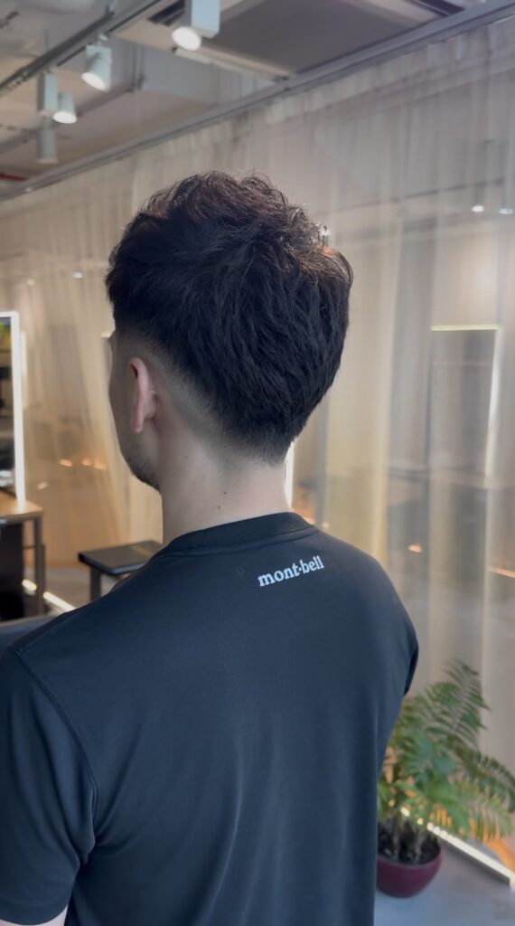 Men’s Fade Haircut with Ammonia-Free Grey Coverage in Singapore 1 Men’s short fade haircut with level 5 full grey coverage using ammonia-free hair color at a Japanese hair salon in Singapore.