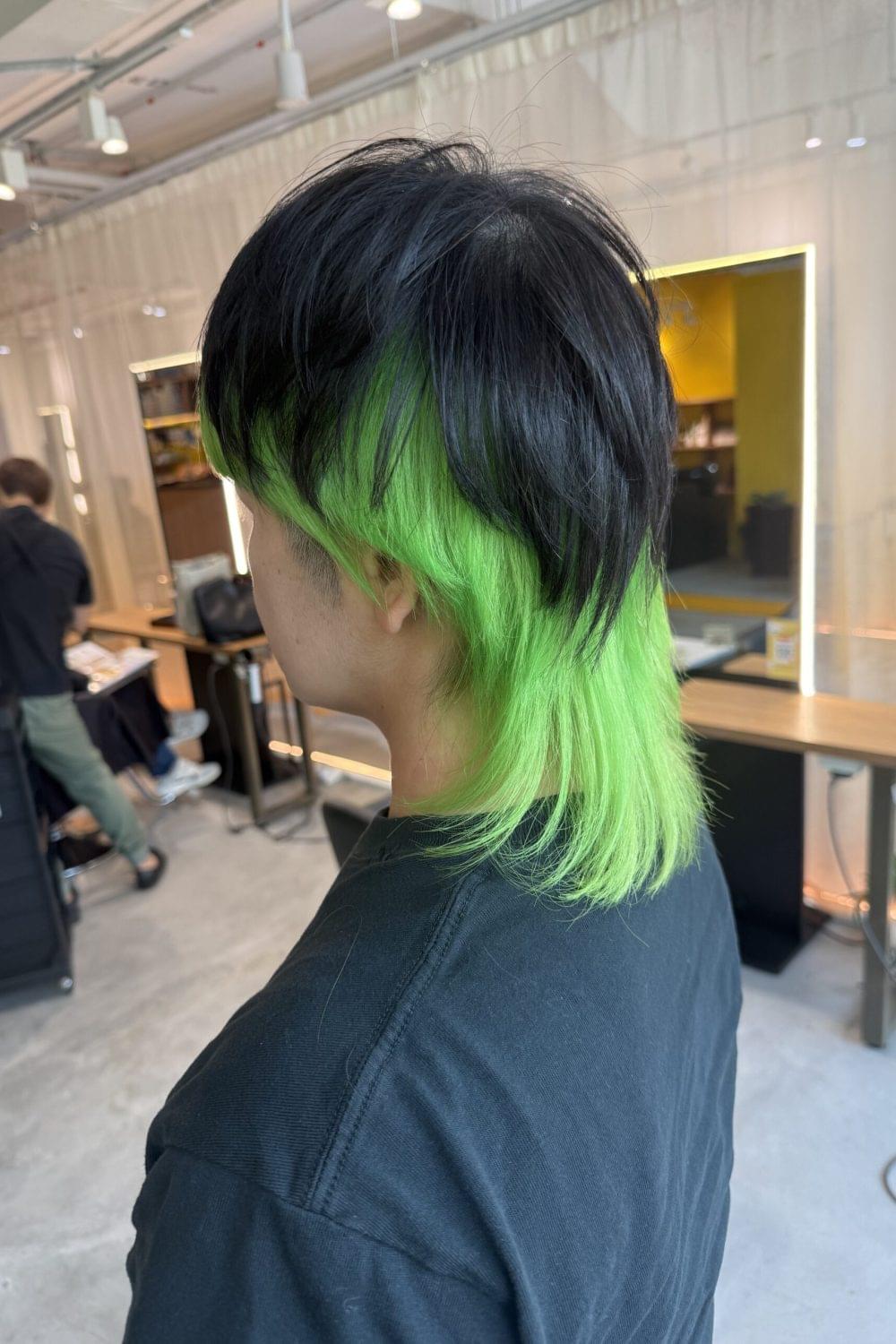 Mint green inner color wolf cut with double bleach at Colors Japanese Hair Salon Singapore, vivid HOYU SOMARCA Labo gel color design for short layered hair and Japanese creative hair color Singapore