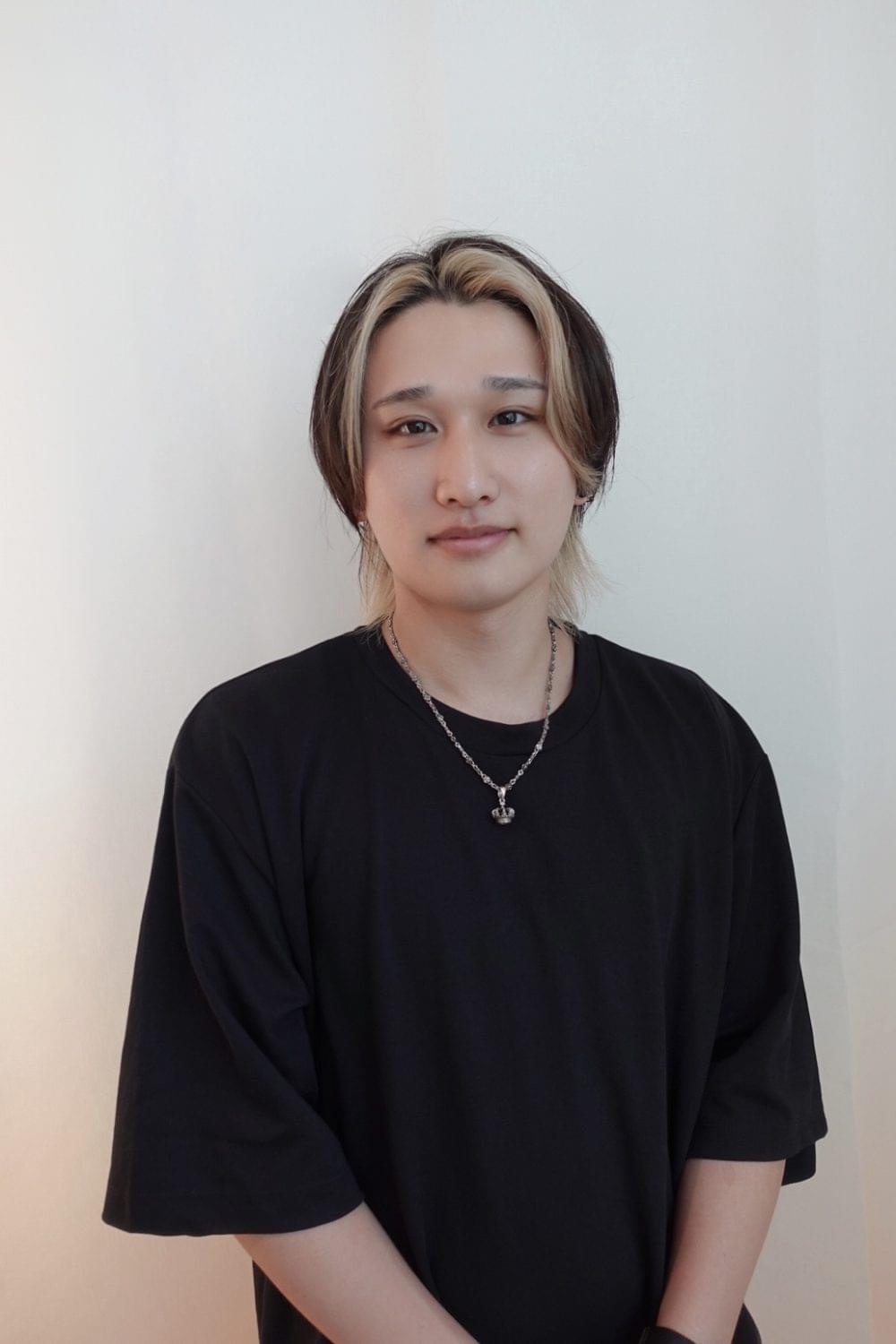 Ritsuki Nakashima – 縮毛矯正とヘアトリートメントを得意とする日本人シニアスタイリスト（Colors Hair Salon Singapore）
