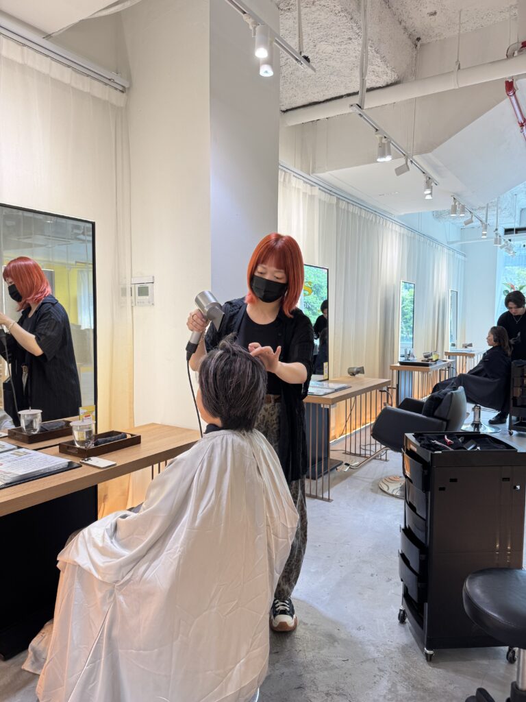 Long-lasting Japanese short haircut by Stylist Satsuki at Colors Japanese Hair Salon Singapore near Clarke Quay and Havelock Road, creating clean shape and natural balance.