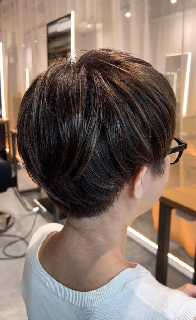 Grey blending short hair with bleach highlights to softly blend white hair at Japanese Hair Salon Singapore near Clarke Quay Chinatown by Colorist Ura and Stylist Satsuki