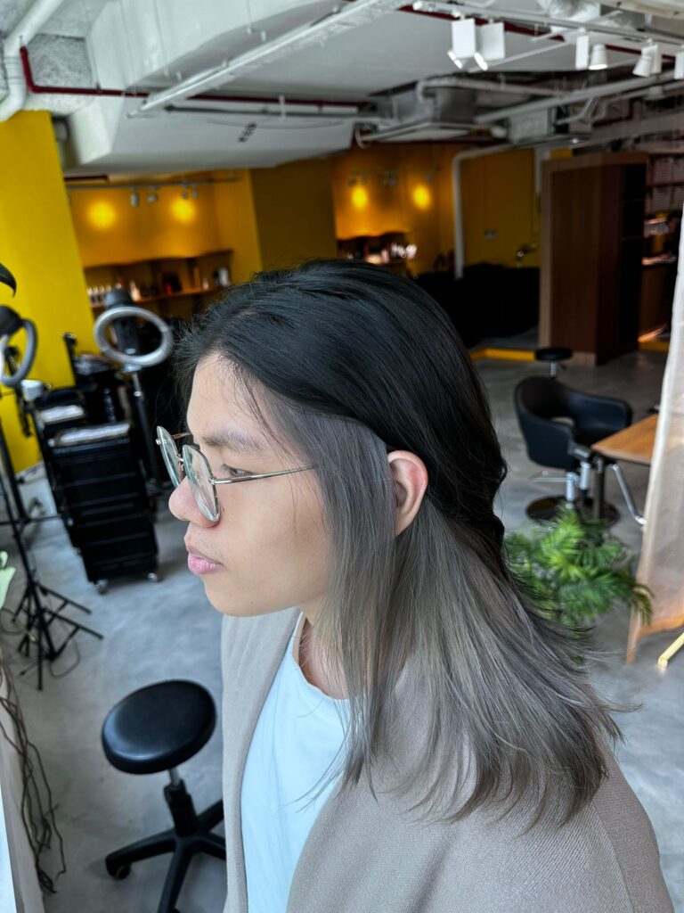 inner bleach and dip color design with natural surface hair and low-layer cut at Colors Japanese Hair Salon Singapore near Clarke Quay