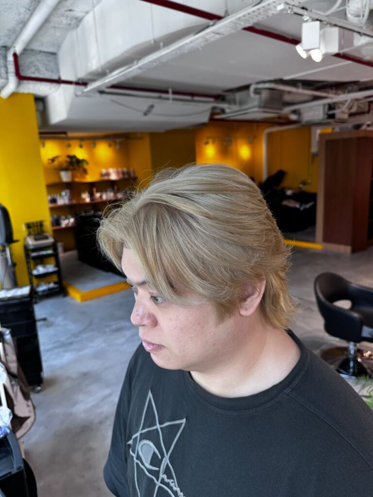 Men’s Blonde Beige Bleach Color with Short Layered Cut in Singapore 1 Men’s short layered haircut with blonde beige bleach color, created with Plex-supported bleach retouch for a softer, lower-damage finish in Singapore
