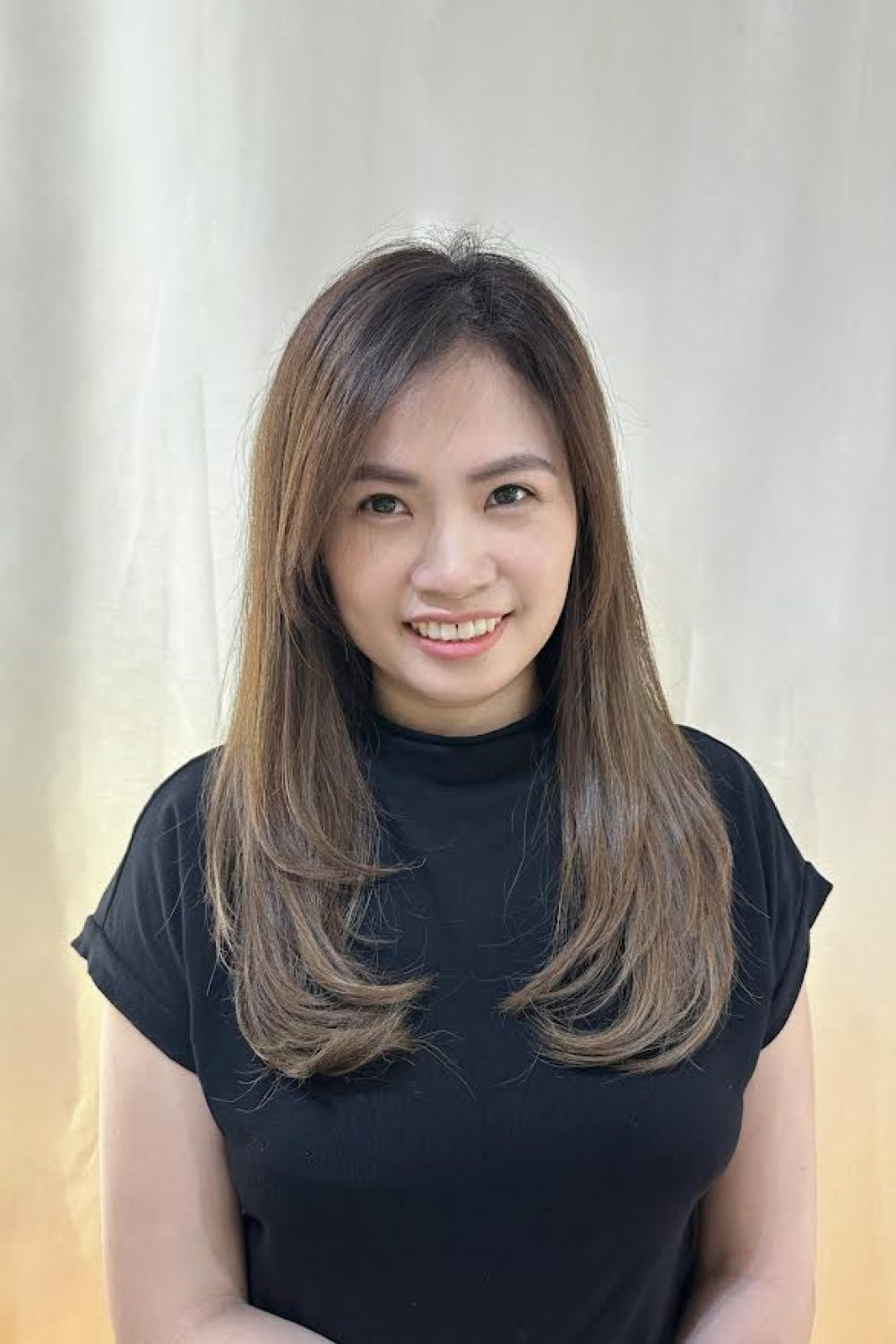 Sylvia – Senior Stylist with 20 Years Experience in Haircuts & Color at Colors Hair Salon Singapore