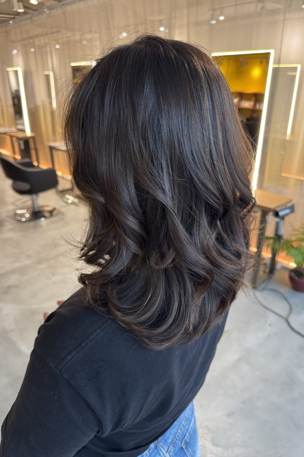 Natural grey blending highlights with blue ash tone on a medium layered hairstyle, created with Plex for low-damage lightening and finished with scalp cleansing bubble care at a Japanese hair salon in Singapore.
