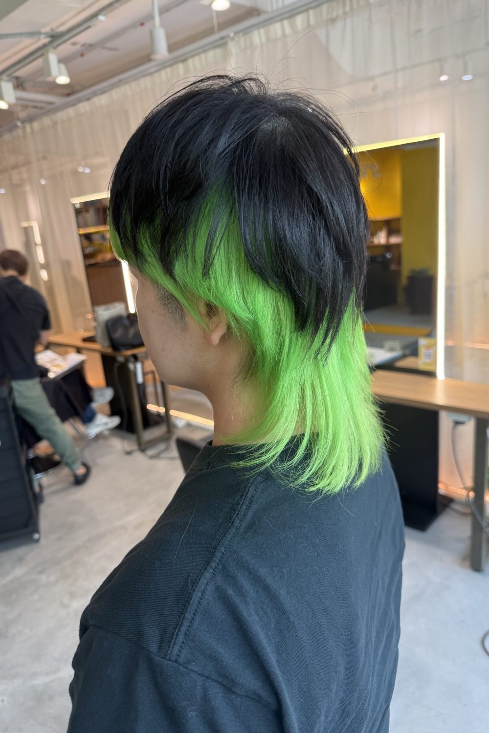 Mint green inner color wolf cut with double bleach at Colors Japanese Hair Salon Singapore, vivid HOYU SOMARCA Labo gel color design for short layered hair and Japanese creative hair color Singapore